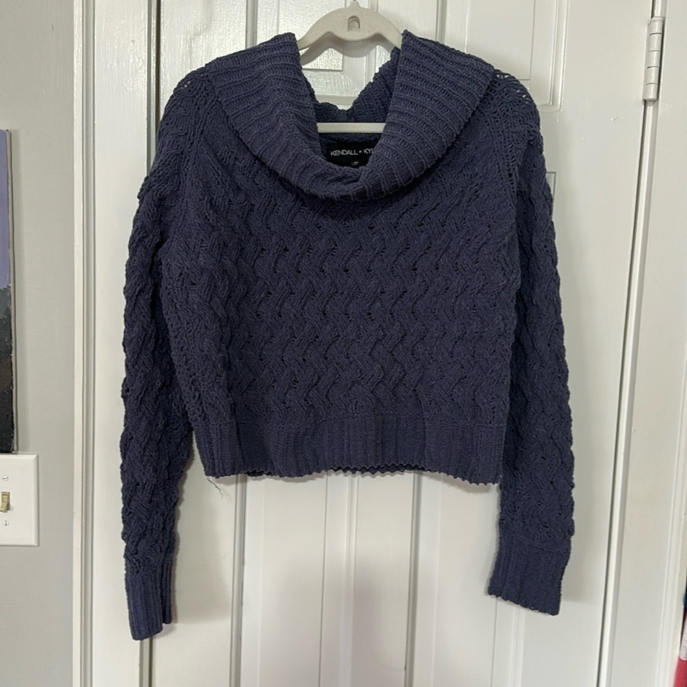 Kendall and Kylie Ultra Soft Sweater size medium